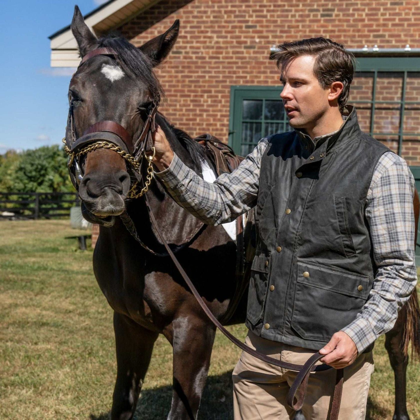 Tom Beckbe Kinsman Waxed Canvas Vest - Hardwood