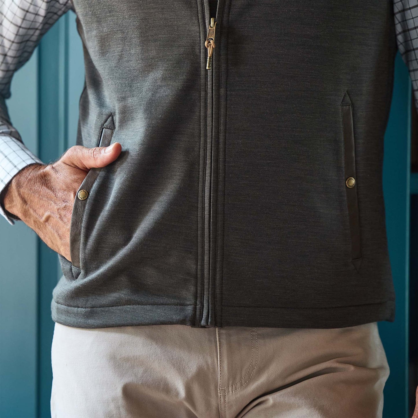 Tom Beckbe Tucker Fleece Vest - Peat Green