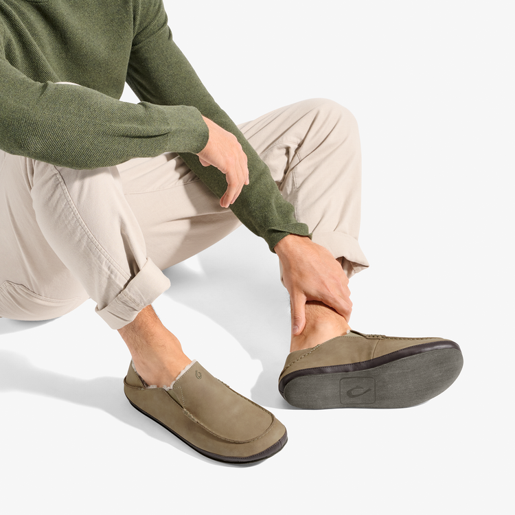 Olukai | Moloā Leather Slipper | Clay / Dark Java