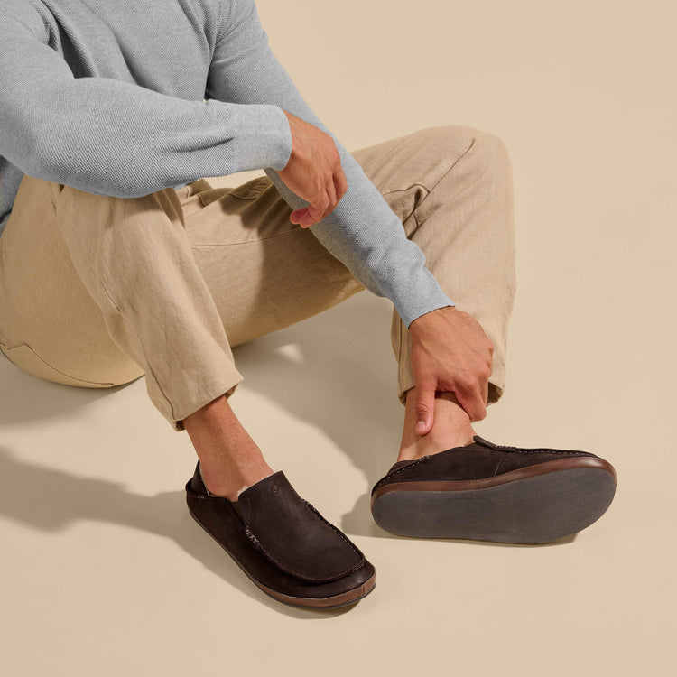 Olukai Moloā Leather Slipper - Dark Wood