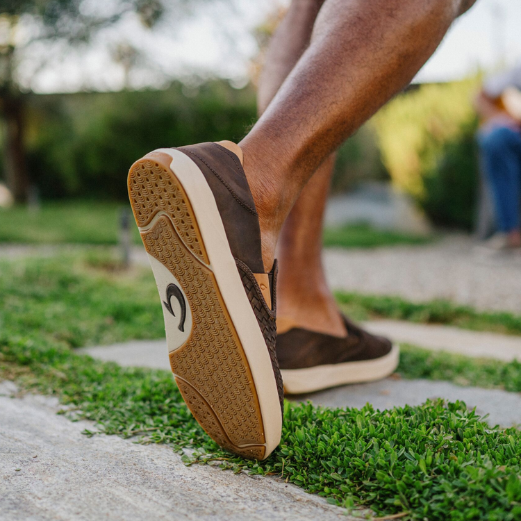 Olukai Laeʻahi Lauhala - Dark Java