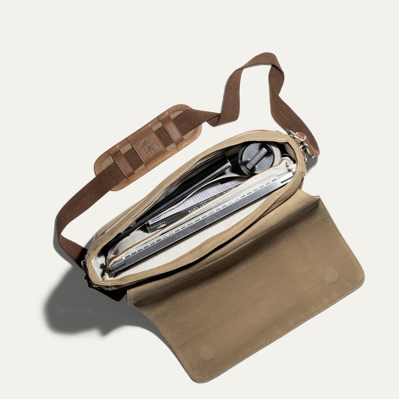 Commuter Collection Messenger - Tobacco/Cognac