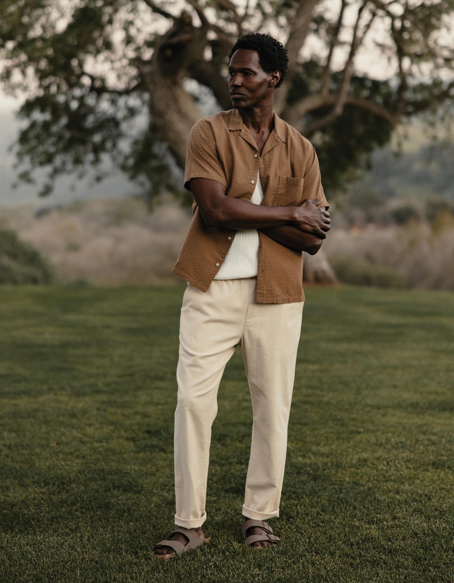 khaki pants dress shirt White Long Sleeve Shirt with Khaki Dress Pants Hot Weather Outfits For Men (3 ideas & outfits)
