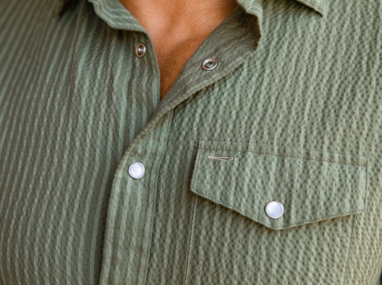 Criquet | Short Sleeve Performance Pearl Snap Seersucker | Olive