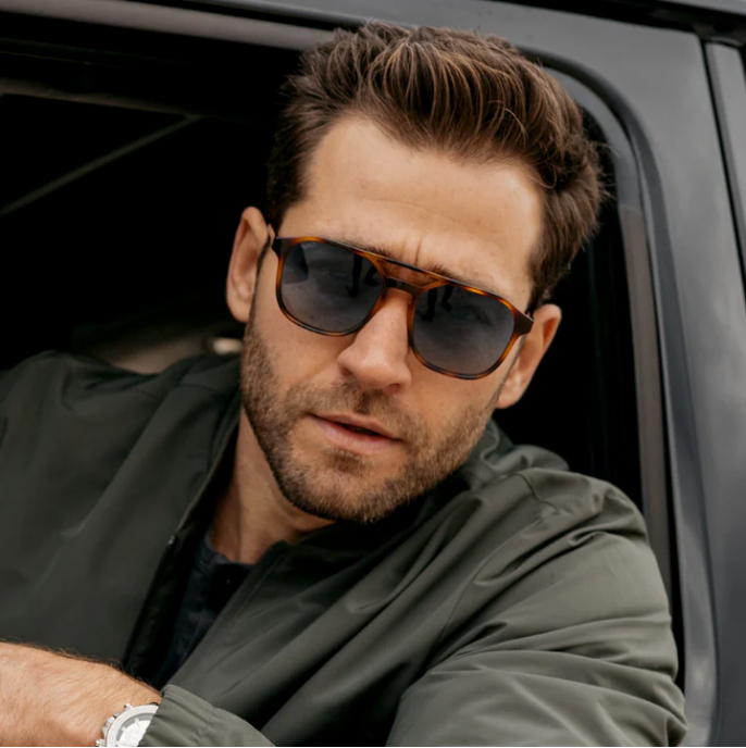 WMP Hunter Sunglasses -Whiskey Brown Tortoise / Gradient Smoke Green Lens