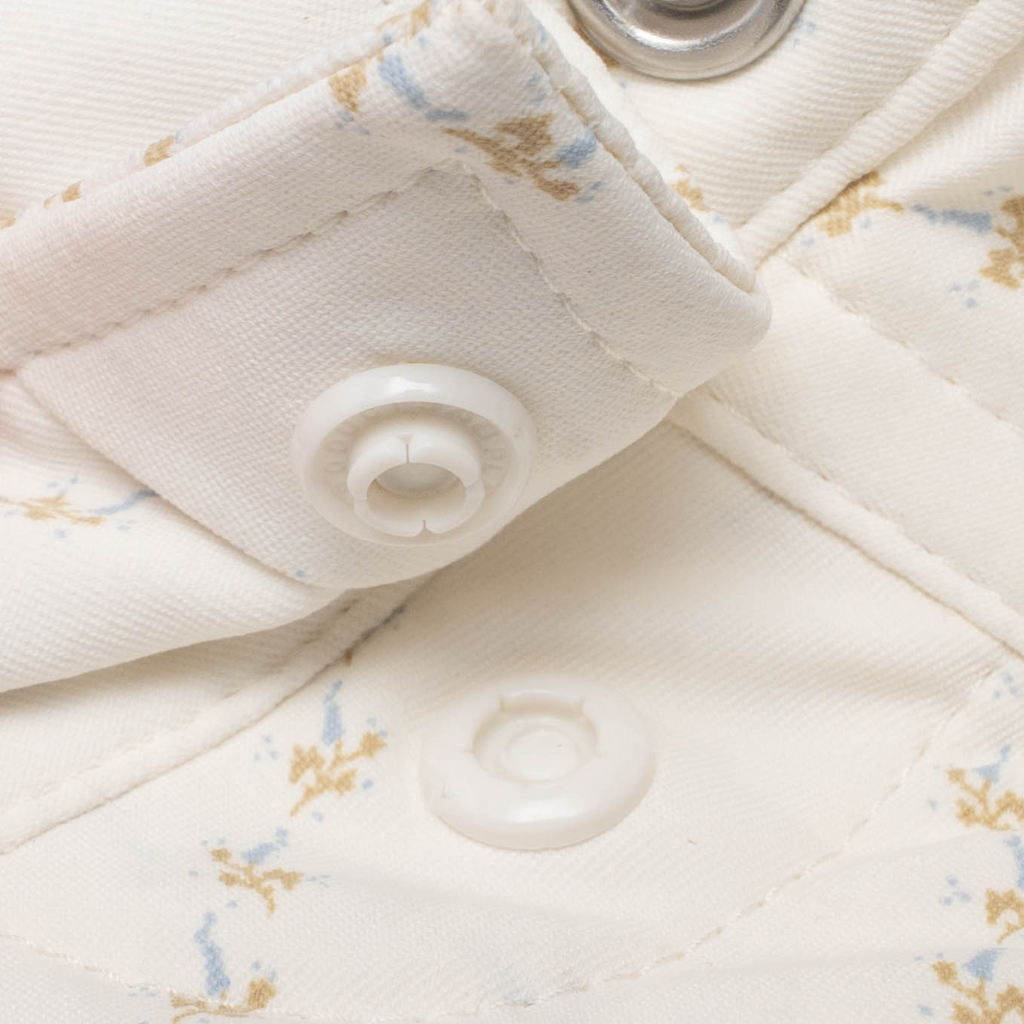 Poncho Outdoors | The 1836 | White Blue Bonnet Stripe
